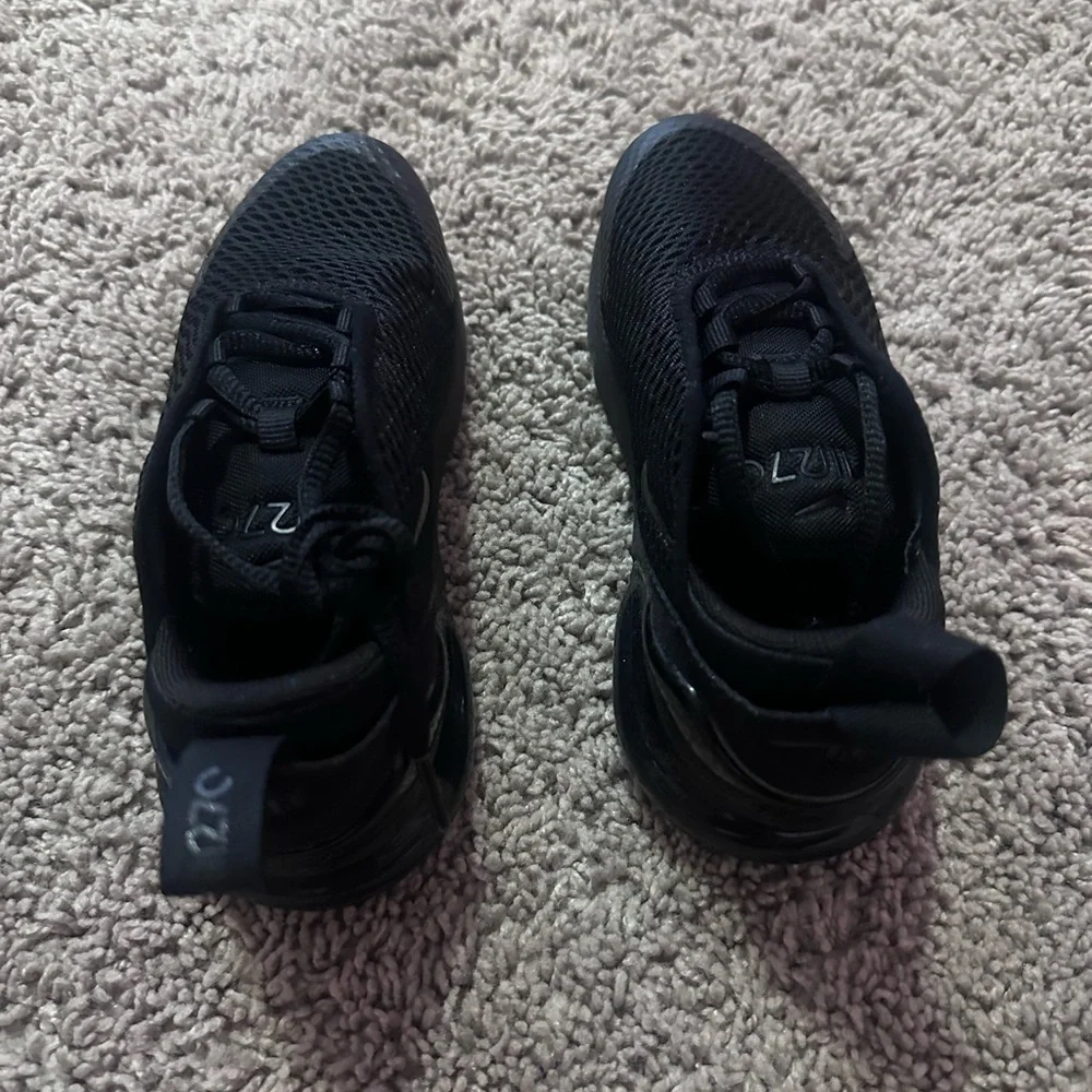 Gently Used Air Max 270 Casual Sneakers